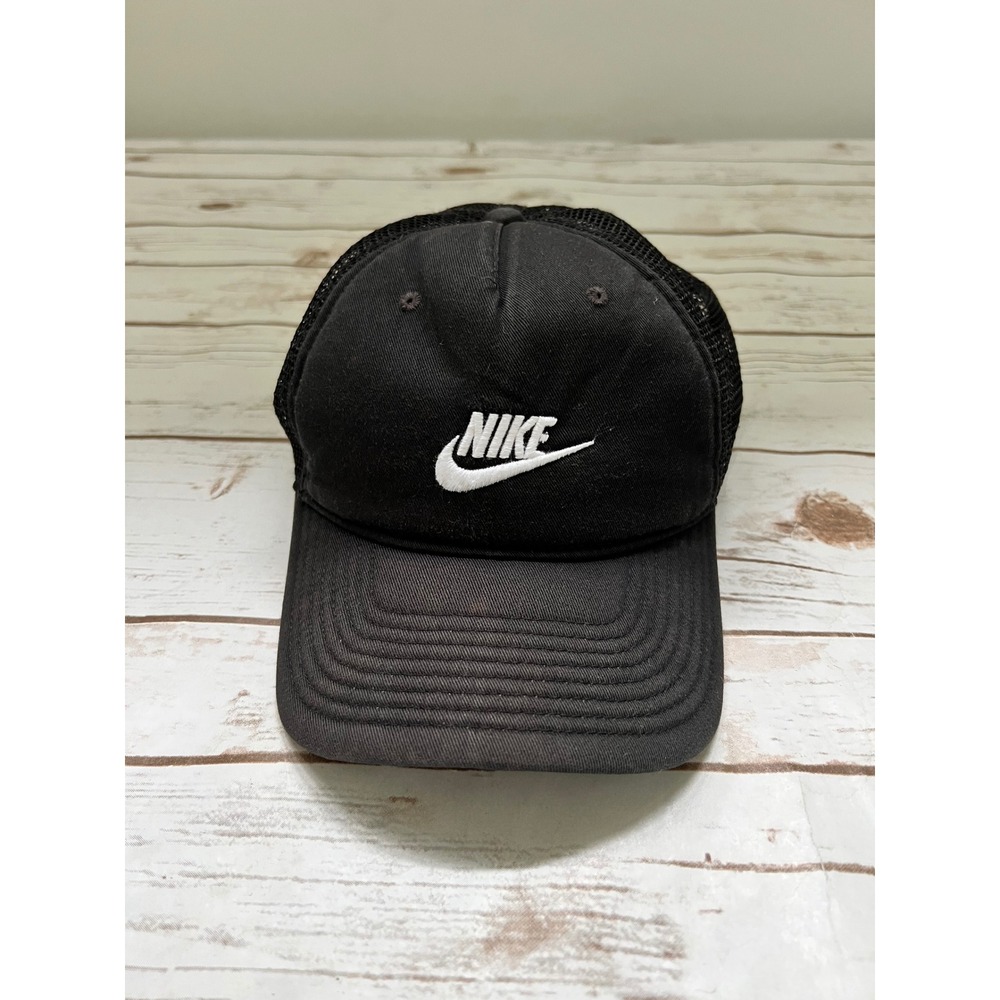 Nike Trucker Hat Black Rise Cap Mesh Snapback Futura Logo FB5378-010 M/L